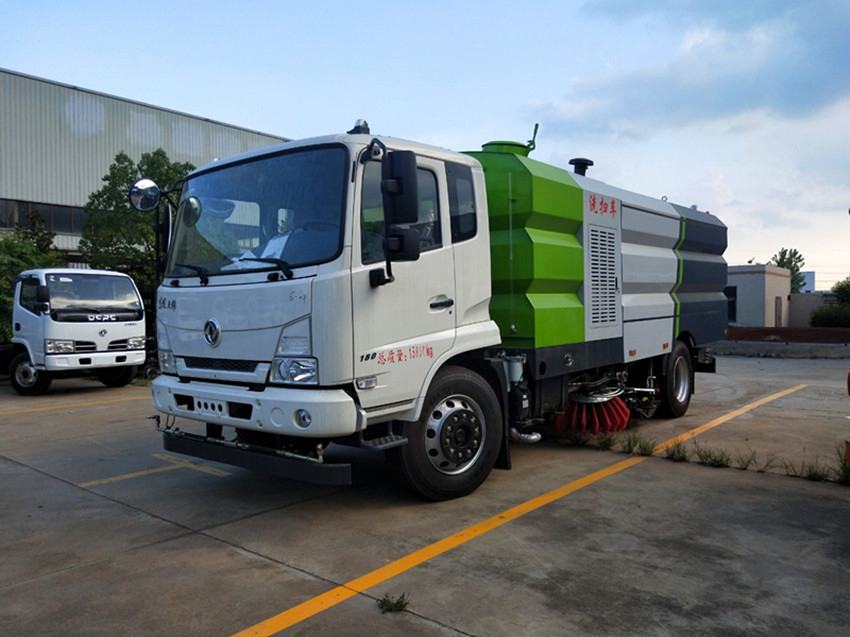 東風(fēng)天錦KS洗掃車(chē)-12立方天錦洗掃車(chē) 東風(fēng)天錦KS洗掃車(chē)-12立方天錦洗掃車(chē)