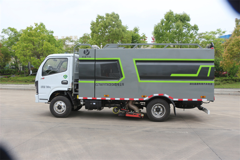 東風(fēng) 3308 軸距吸塵車(chē)產(chǎn)品介紹-東風(fēng)路面清掃車(chē) 東風(fēng) 3308 軸距吸塵車(chē)產(chǎn)品介紹-東風(fēng)路面清掃車(chē)